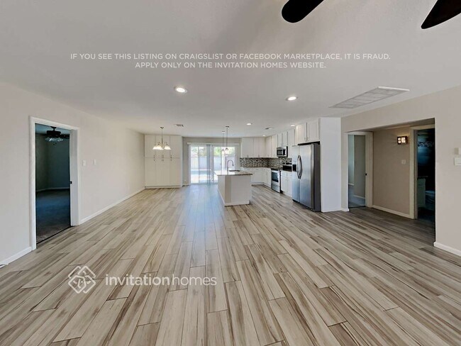Building Photo - 505 E Hermosa Dr