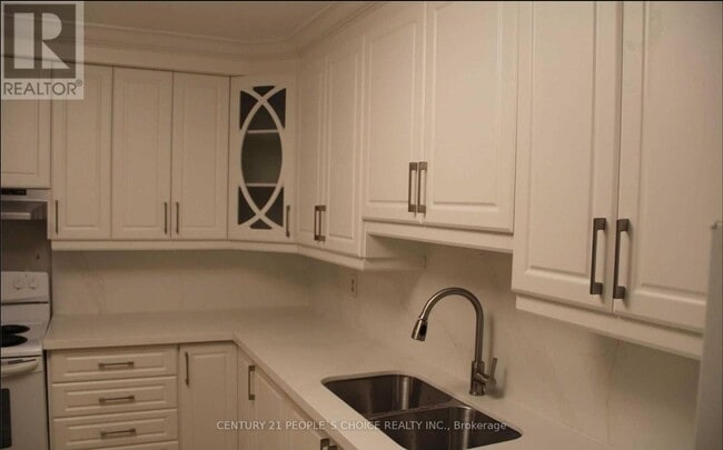 Building Photo - 3308-3308 The Credit Woodlands