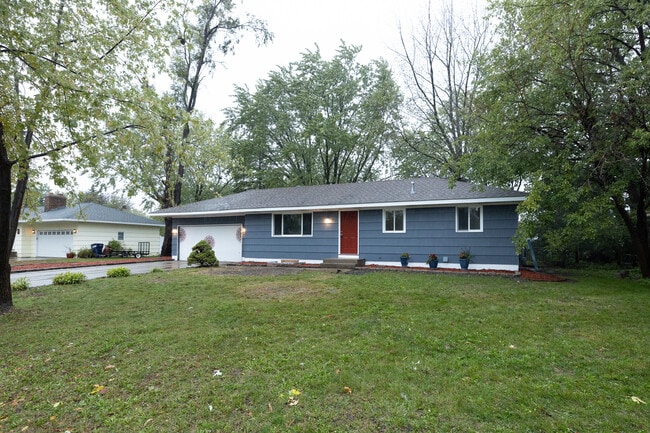 Building Photo - 16593 Flagstaff Way W