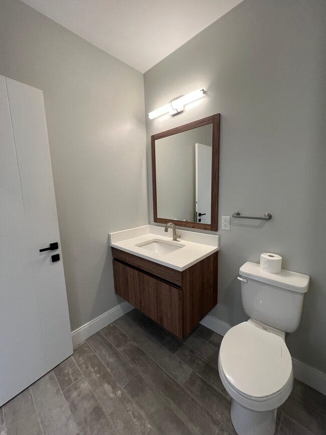 Foto del edificio - 8 Central St