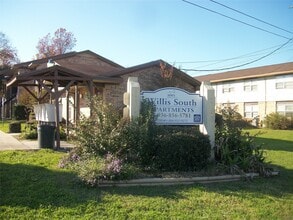 Building Photo - 203 E Watson St