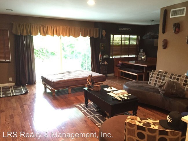 Foto del edificio - 21816 Arminta St