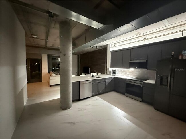 Building Photo - 10 N Summerlin Ave
