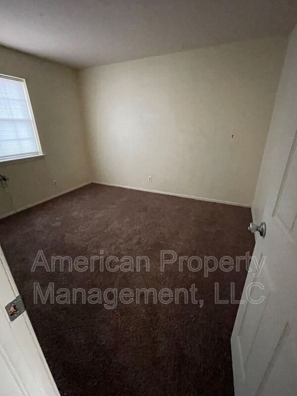 Foto del edificio - 4710 E 68th St