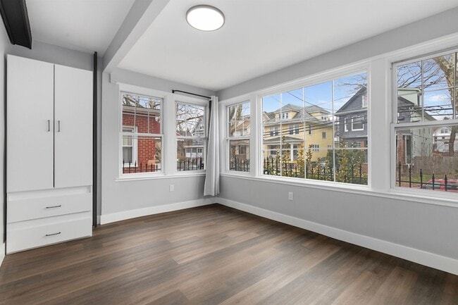 Photo - 410 76th St House