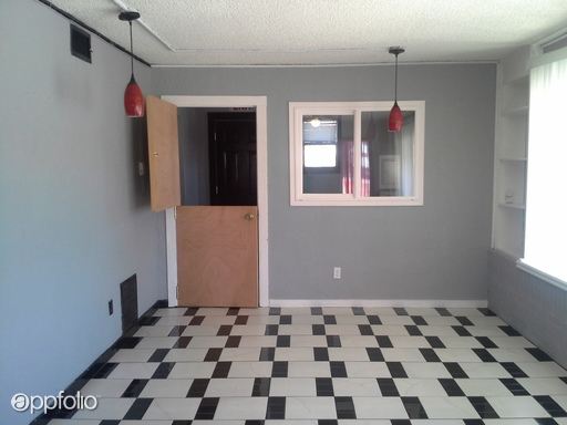 Building Photo - 724 E Tierra Blanca Rd