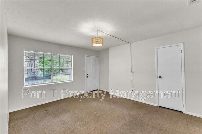 Building Photo - 5209 Jasmine Ave