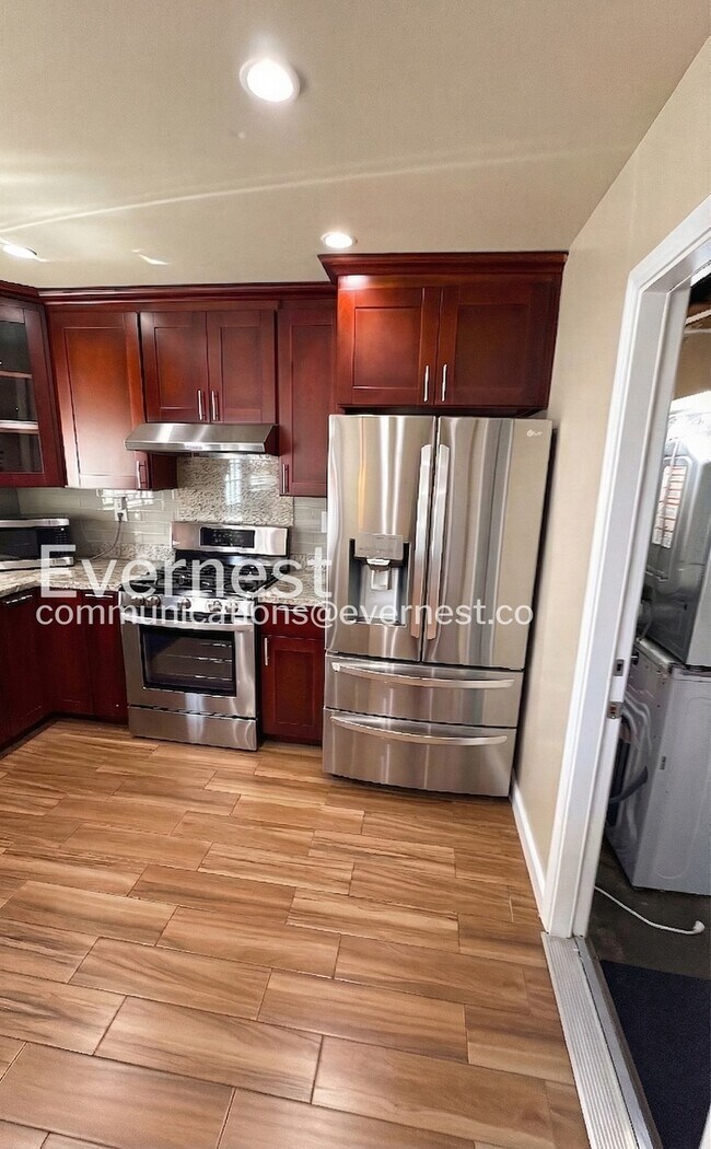 Foto del edificio - 1936 Shoreview Ave