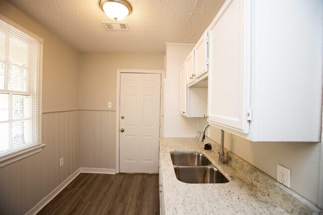 Foto del edificio - 2309 S Tyler St