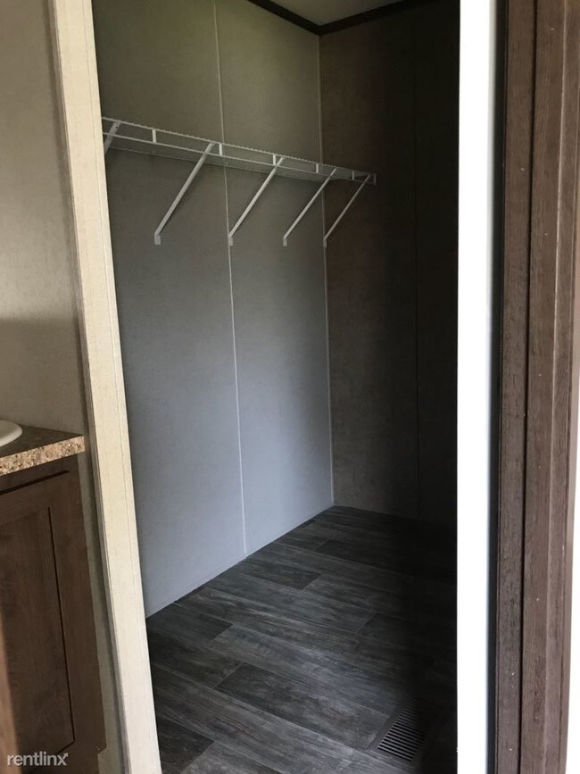 Building Photo - 3 br, 2 bath Mobile Home - 73 Pinewood Est