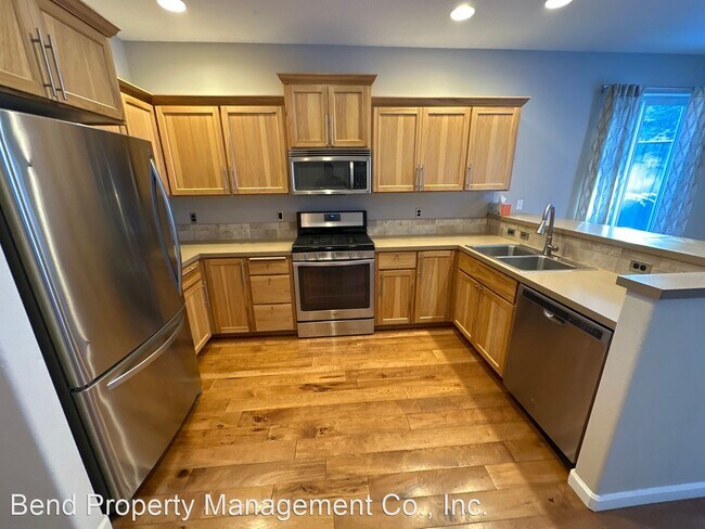 Building Photo - 3 br, 2.5 bath House - 63091 Desert Sage St.