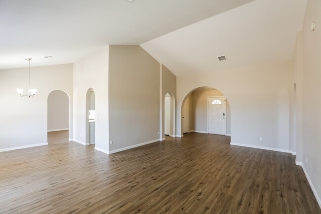 Building Photo - 4626 N 106th Ave