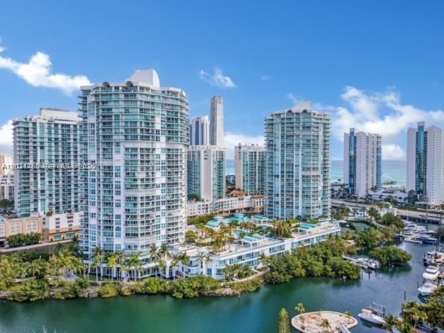 Foto del edificio - 16400 Collins Ave