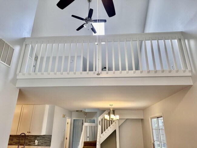 Foto del edificio - 2651 St Charles Ln NW