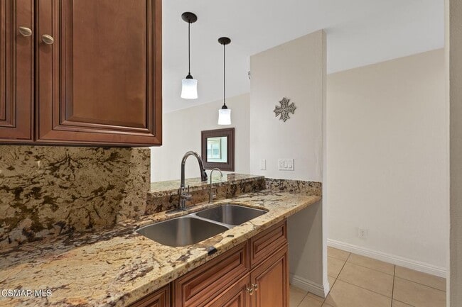 Building Photo - 240 E Surfside Dr
