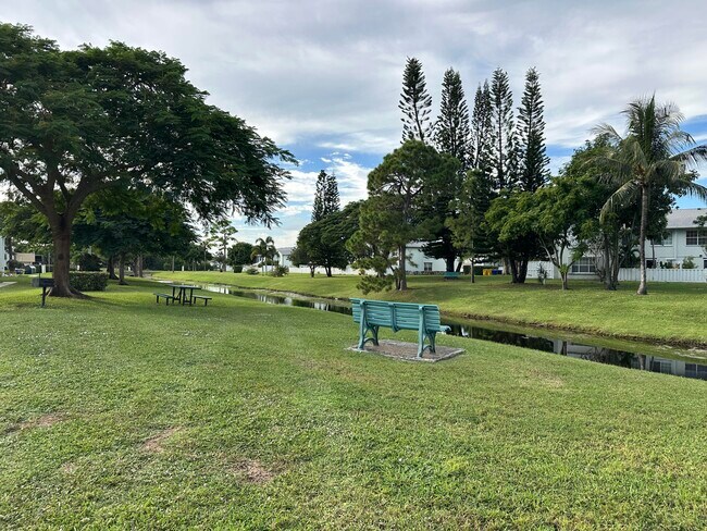 Foto del edificio - 3664 Alder Dr