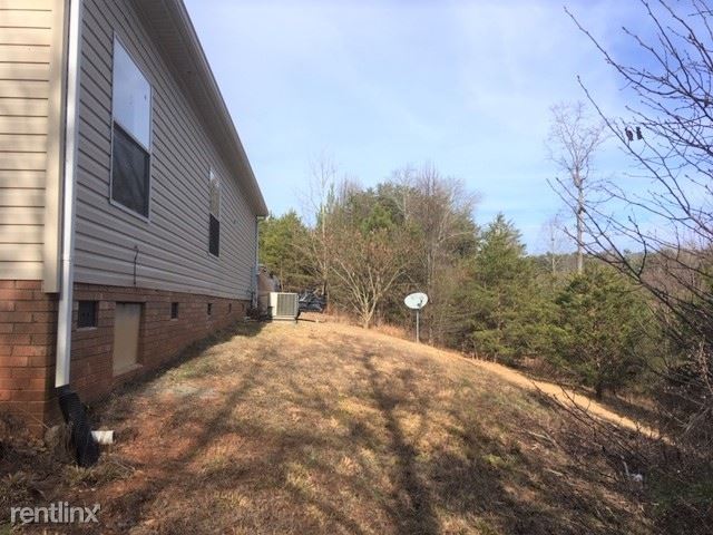 Building Photo - 2059 Foxridge Dr