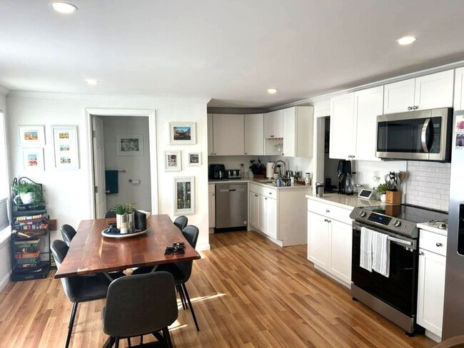 Building Photo - 26-30 Vine Street