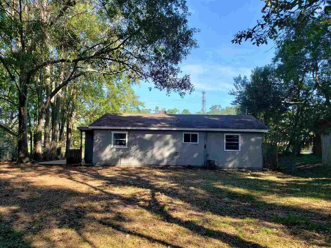 Building Photo - 1911 Jackson Bluff Rd
