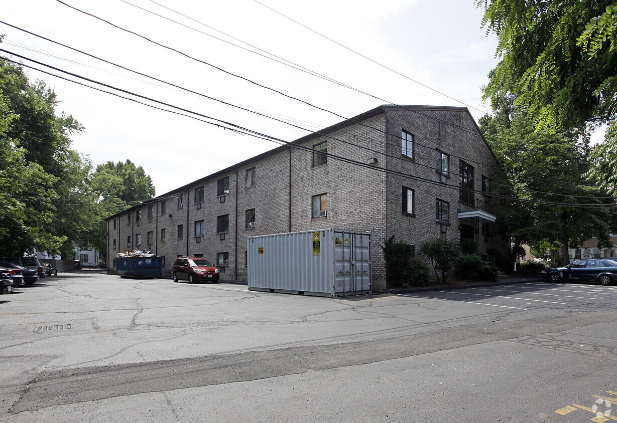 Building Photo - 66 Pratt St