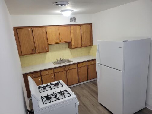 Foto del edificio - 33050 Aurora Rd