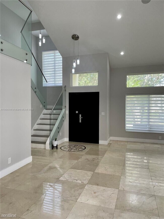 Building Photo - 3 br, 2.5 bath House - 2921 Bogota Ave