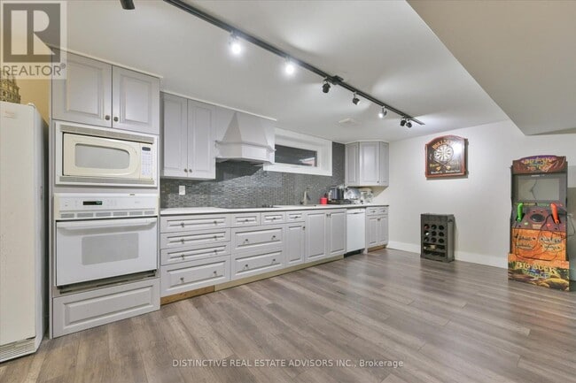 Photo du bâtiment - 130 Princess Anne Crescent