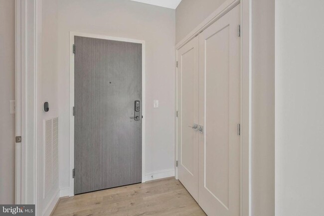 Building Photo - 635 Slaters Ln