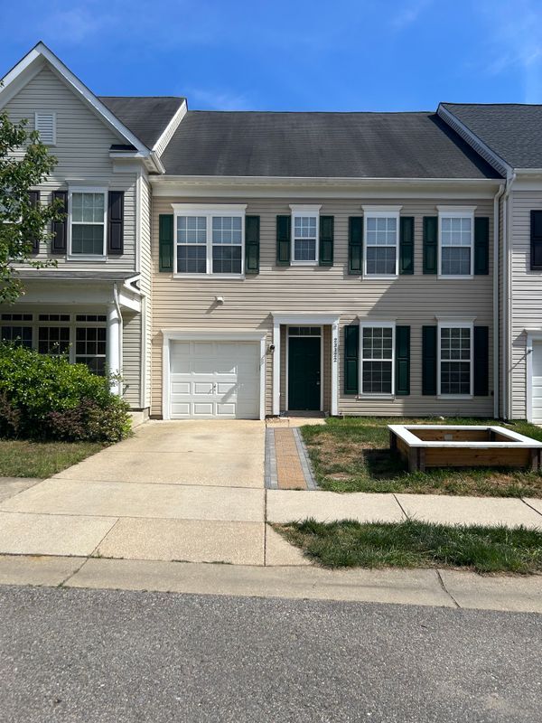 Foto del edificio - 23122 Lilac St