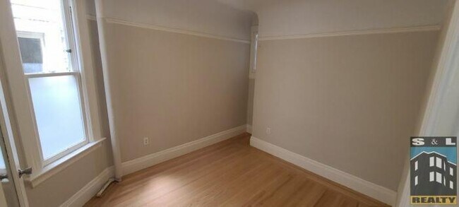 Building Photo - 2 bedroom in San Francisco CA 94108
