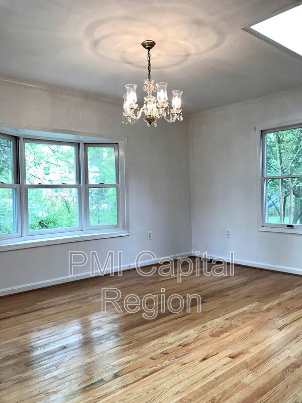 Building Photo - 9501 Singleton Dr