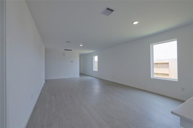 Building Photo - 111 Cedar Elm Ct