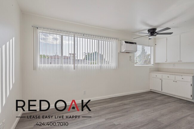Foto del edificio - ~Now Pre Leasing!~ Charming, Unique Studio...