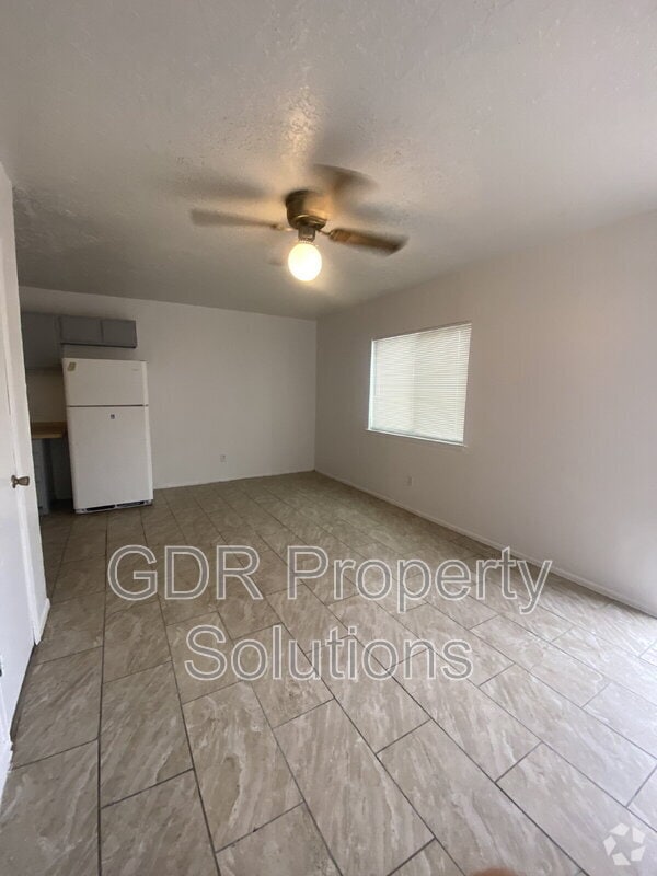 Building Photo - 408 Texas St NE