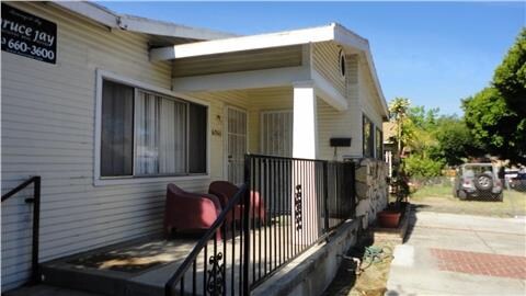 Building Photo - 4046-4048 Goodwin Ave