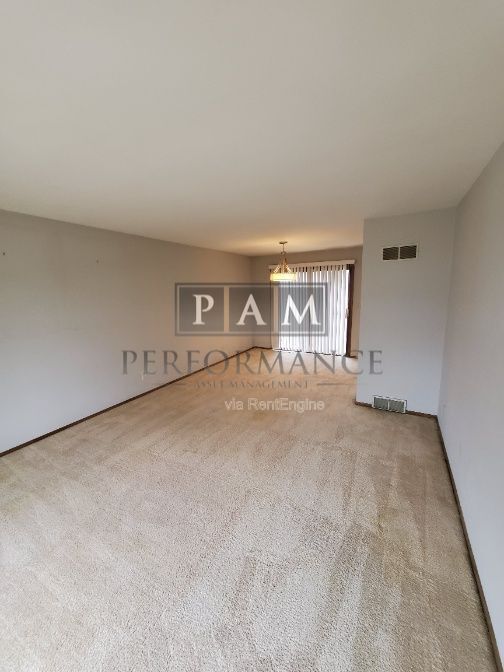 Foto del edificio - 12304 W Dearbourn Ave