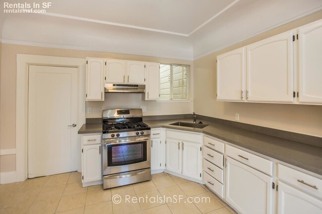 Building Photo - 124 11th Ave