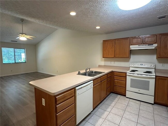 Building Photo - 3985 Hidden Hollow Dr