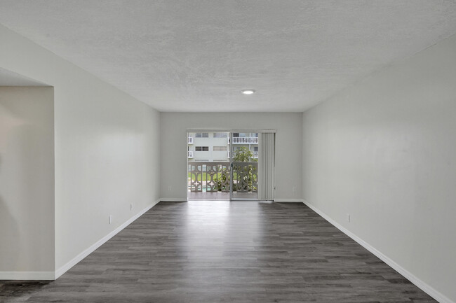 Foto del edificio - 4200 NW 3rd Ct