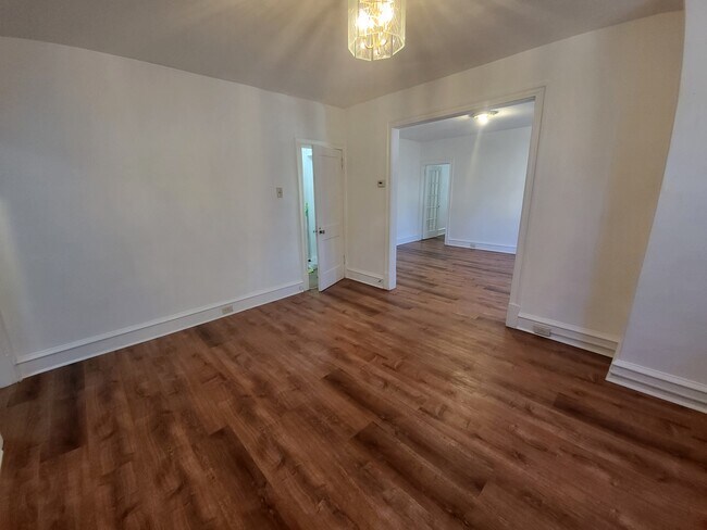 Foto del edificio - 6643 Chew Ave