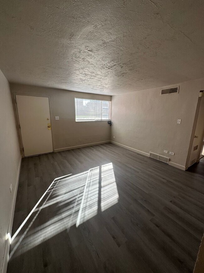 Foto del edificio - 2607 Poplar Ct