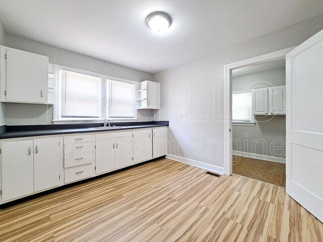 Foto del edificio - 401 N 42nd St