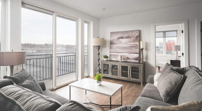 Foto del edificio - NO BROKER FEE!!!! STUNNING RECENT CONSTRUCTION 2 BED/2 BATH WITH LAUNDRY IN-UNIT