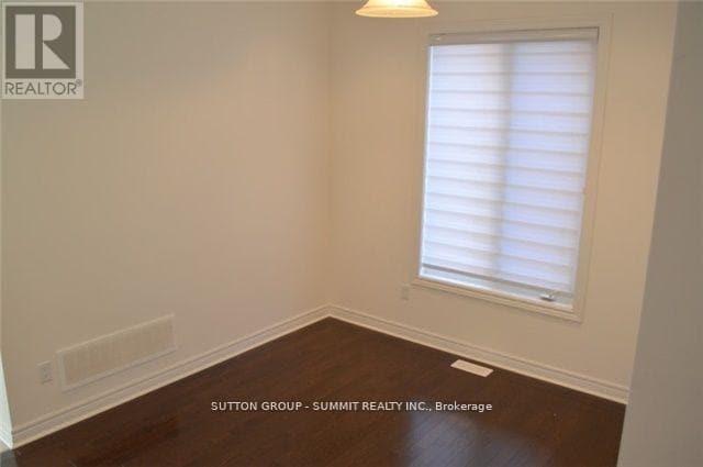 Photo du bâtiment - 36 Denali Cres