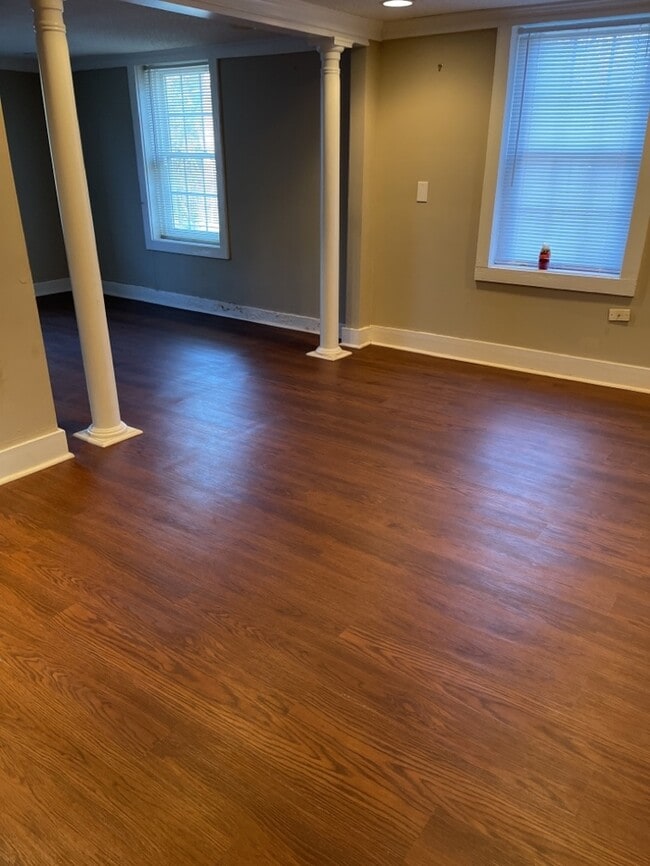 Building Photo - 3 Bedroom in Anderson