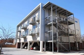 Building Photo - 1075 Baxter St