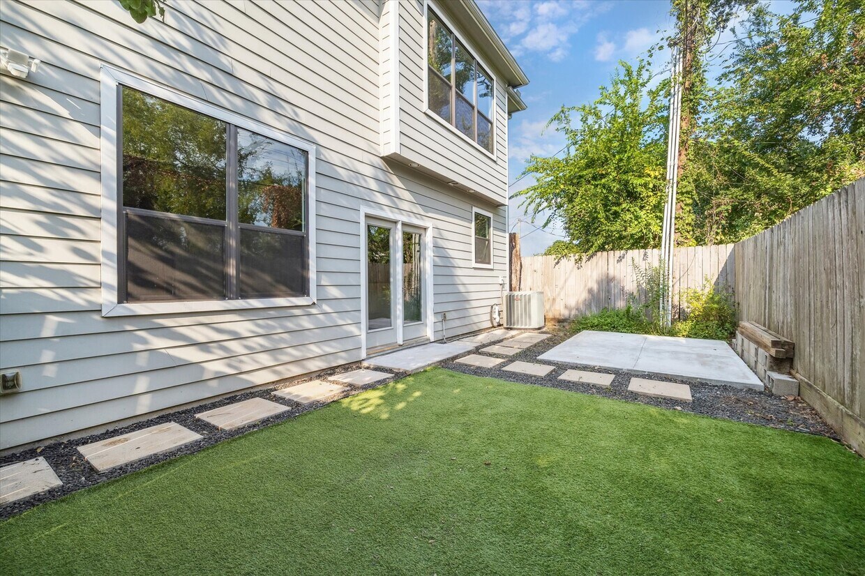 Foto principal - 828 W 19th St