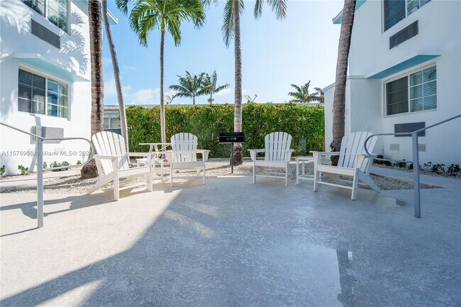 Building Photo - 8411 Byron Ave