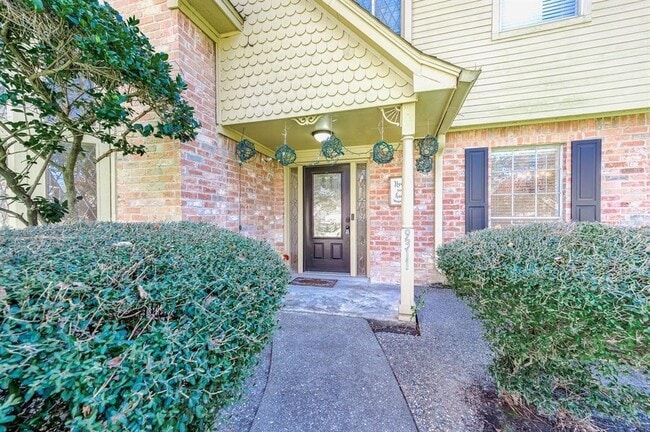 Foto del edificio - 9311 New Forest Rd