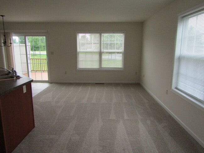 Building Photo - 318 Mount Olive Ln
